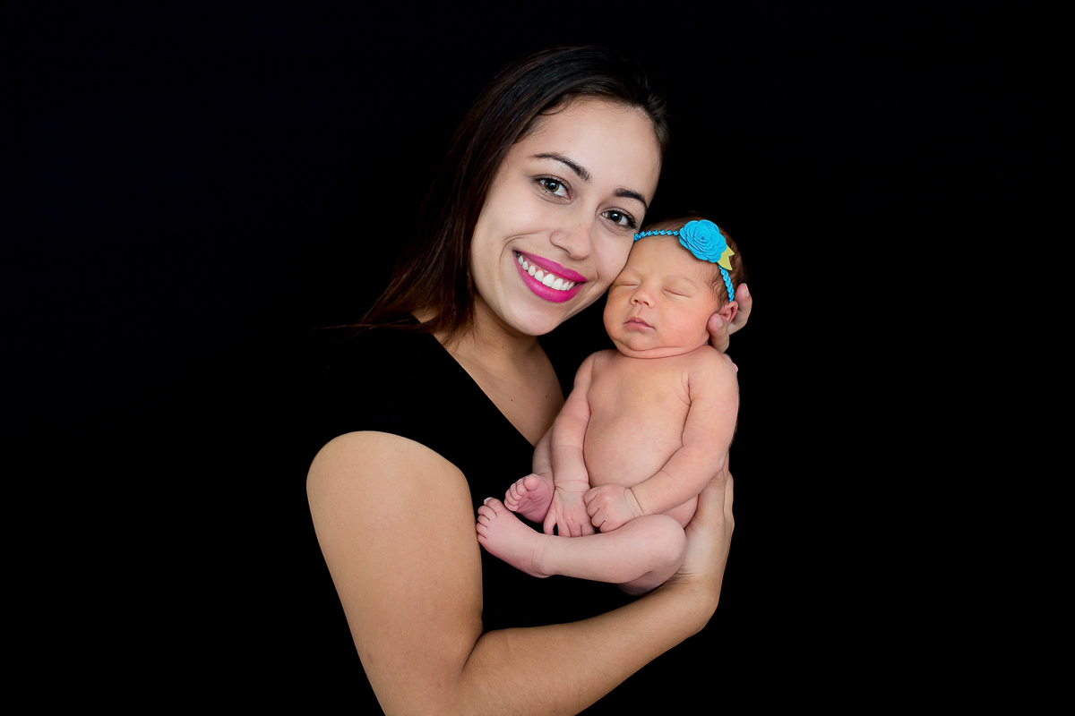 Esta é a gatinha Heloísa, com 7 dias de vida! Uma bebezinha que tem traços lindos, delicados… e também papais apaixonados. Heloísa fez sucesso no seu ensaio newborn

Amamos poder registrar essa fase tão linda da família!!! 