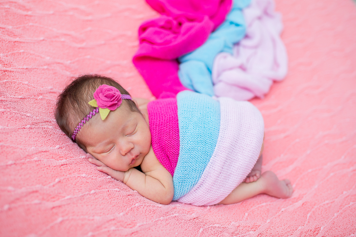 Esta é a gatinha Heloísa, com 7 dias de vida! Uma bebezinha que tem traços lindos, delicados… e também papais apaixonados. Heloísa fez sucesso no seu ensaio newborn

Amamos poder registrar essa fase tão linda da família!!! 