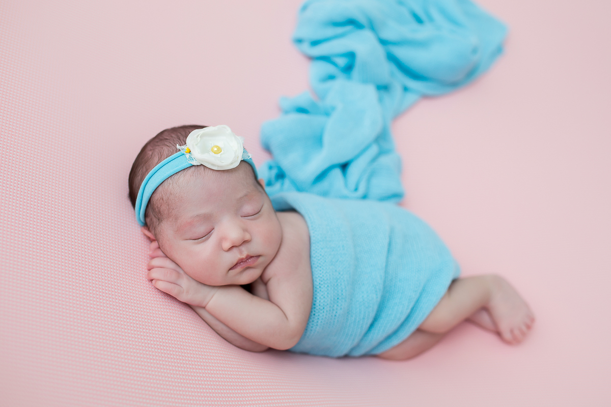 Eloah 13 dias, Não é uma belezinha? ficamos encantados com essa fofura.

Já pensou quando Eloah crescer e olhar para as fotos dela assim com essa carinha bochechuda? com certeza ela vai amar se ver tão amada pela família desde sempre!

