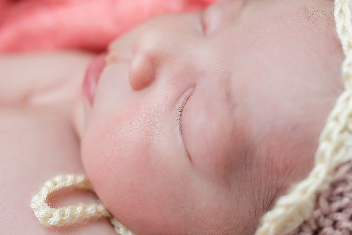 Eloah 13 dias, Não é uma belezinha? ficamos encantados com essa fofura.

Já pensou quando Eloah crescer e olhar para as fotos dela assim com essa carinha bochechuda? com certeza ela vai amar se ver tão amada pela família desde sempre!

