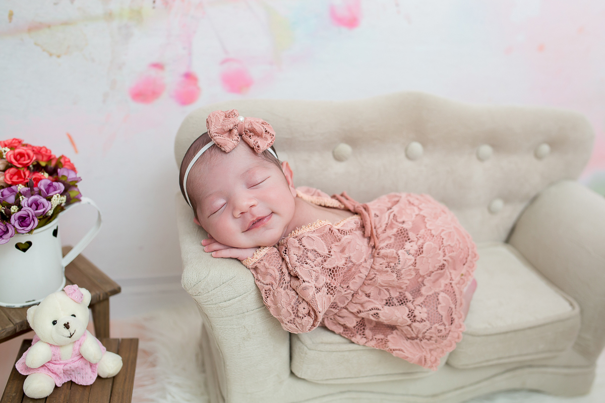 Eloah 13 dias, Não é uma belezinha? ficamos encantados com essa fofura.

Já pensou quando Eloah crescer e olhar para as fotos dela assim com essa carinha bochechuda? com certeza ela vai amar se ver tão amada pela família desde sempre!

