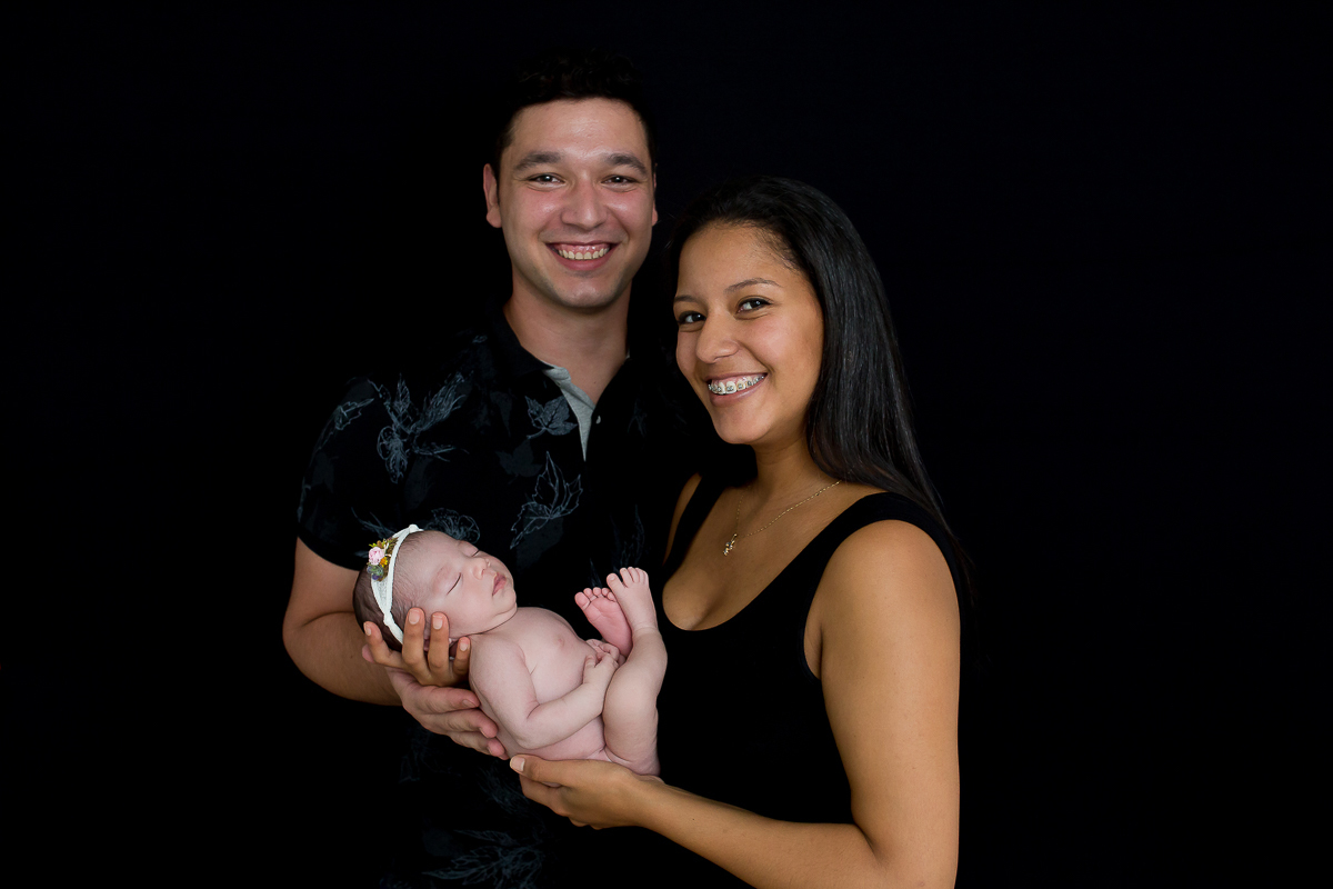 Eloah 13 dias, Não é uma belezinha? ficamos encantados com essa fofura.

Já pensou quando Eloah crescer e olhar para as fotos dela assim com essa carinha bochechuda? com certeza ela vai amar se ver tão amada pela família desde sempre!

