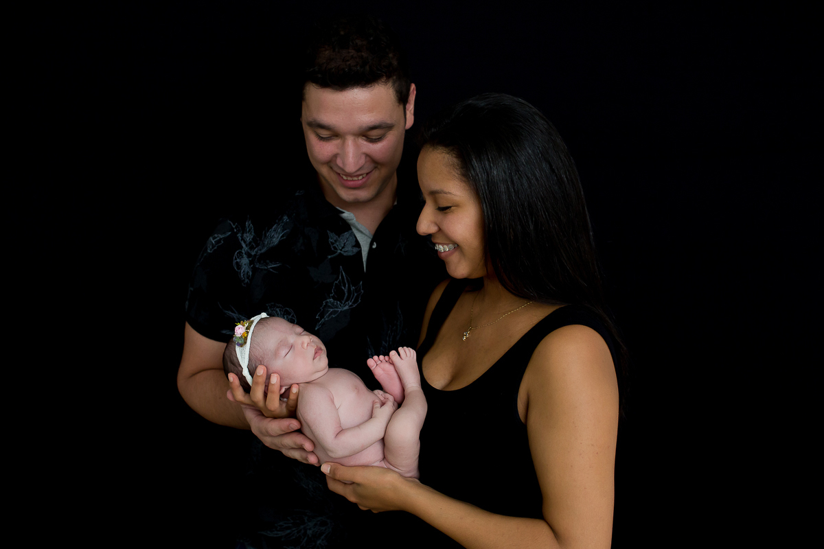 Eloah 13 dias, Não é uma belezinha? ficamos encantados com essa fofura.

Já pensou quando Eloah crescer e olhar para as fotos dela assim com essa carinha bochechuda? com certeza ela vai amar se ver tão amada pela família desde sempre!

