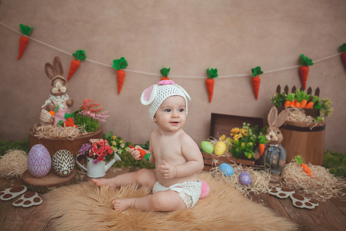 Que delícia essa sessão de 9 meses da Beatriz em clima de Páscoa!!! Ficamos encantados com essas coelhinhas super fofas <3 

