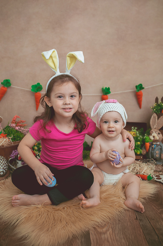 Que delícia essa sessão de 9 meses da Beatriz em clima de Páscoa!!! Ficamos encantados com essas coelhinhas super fofas <3 

