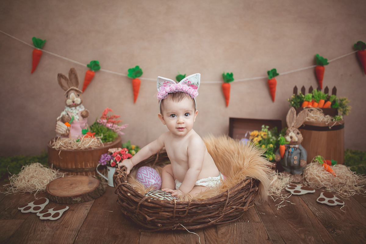 Que delícia essa sessão de 9 meses da Beatriz em clima de Páscoa!!! Ficamos encantados com essas coelhinhas super fofas <3 

