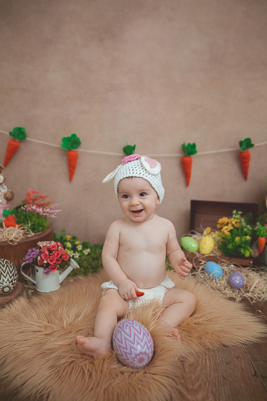 Que delícia essa sessão de 9 meses da Beatriz em clima de Páscoa!!! Ficamos encantados com essas coelhinhas super fofas <3 

