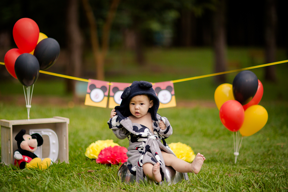 Davi comemorou seu Primeiro aninho em grande estilo com uma sessão deliciosa de smash the cake!!

O tema escolhido foi Mickey