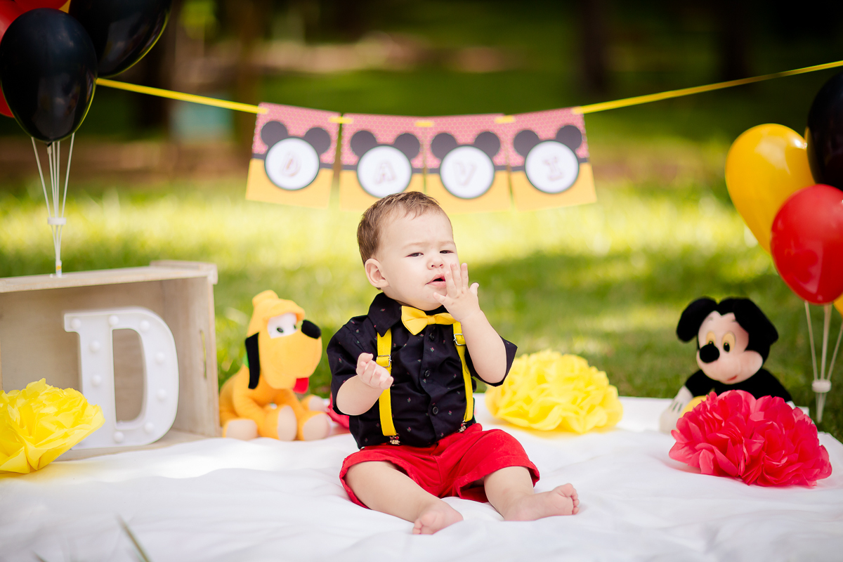 Davi comemorou seu Primeiro aninho em grande estilo com uma sessão deliciosa de smash the cake!!

O tema escolhido foi Mickey