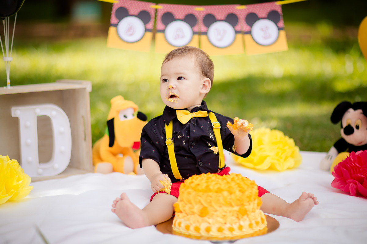 Davi comemorou seu Primeiro aninho em grande estilo com uma sessão deliciosa de smash the cake!!

O tema escolhido foi Mickey