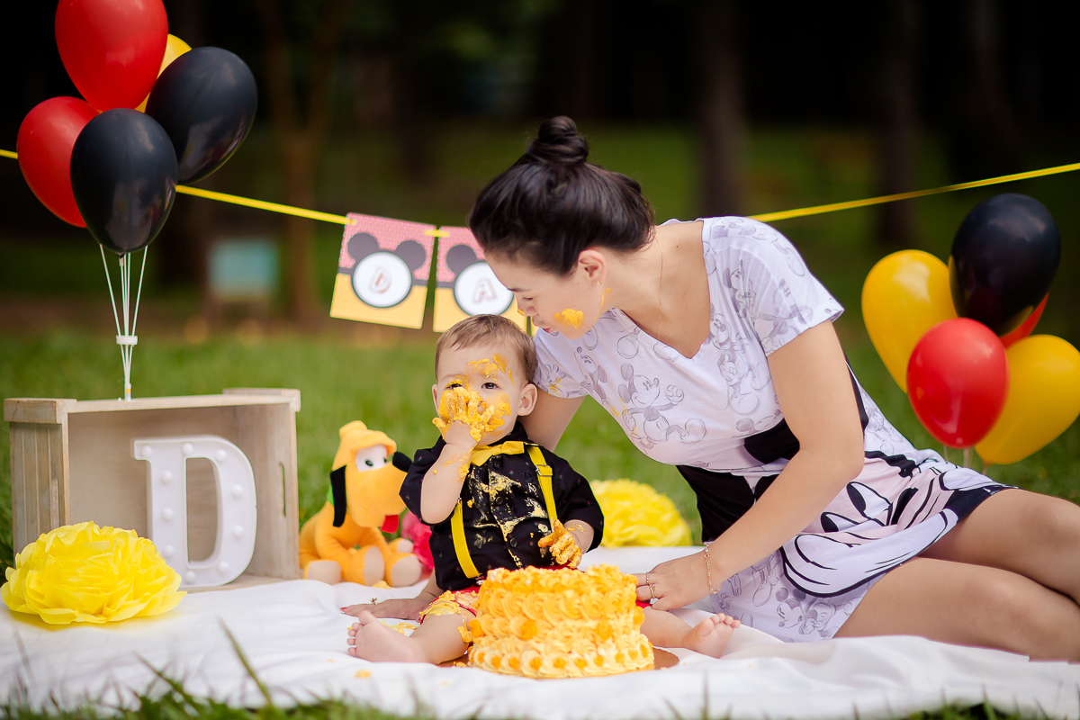Davi comemorou seu Primeiro aninho em grande estilo com uma sessão deliciosa de smash the cake!!

O tema escolhido foi Mickey