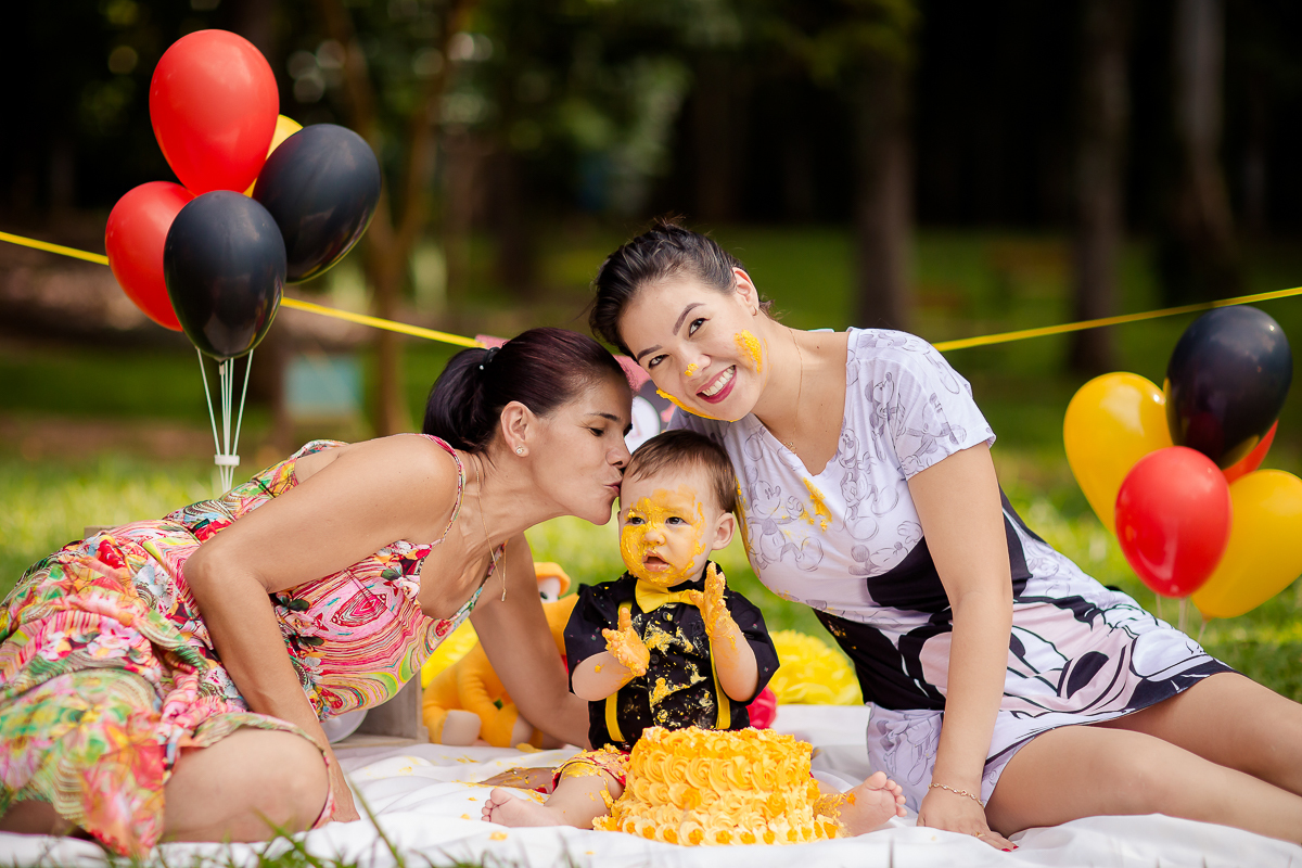 Davi comemorou seu Primeiro aninho em grande estilo com uma sessão deliciosa de smash the cake!!

O tema escolhido foi Mickey
