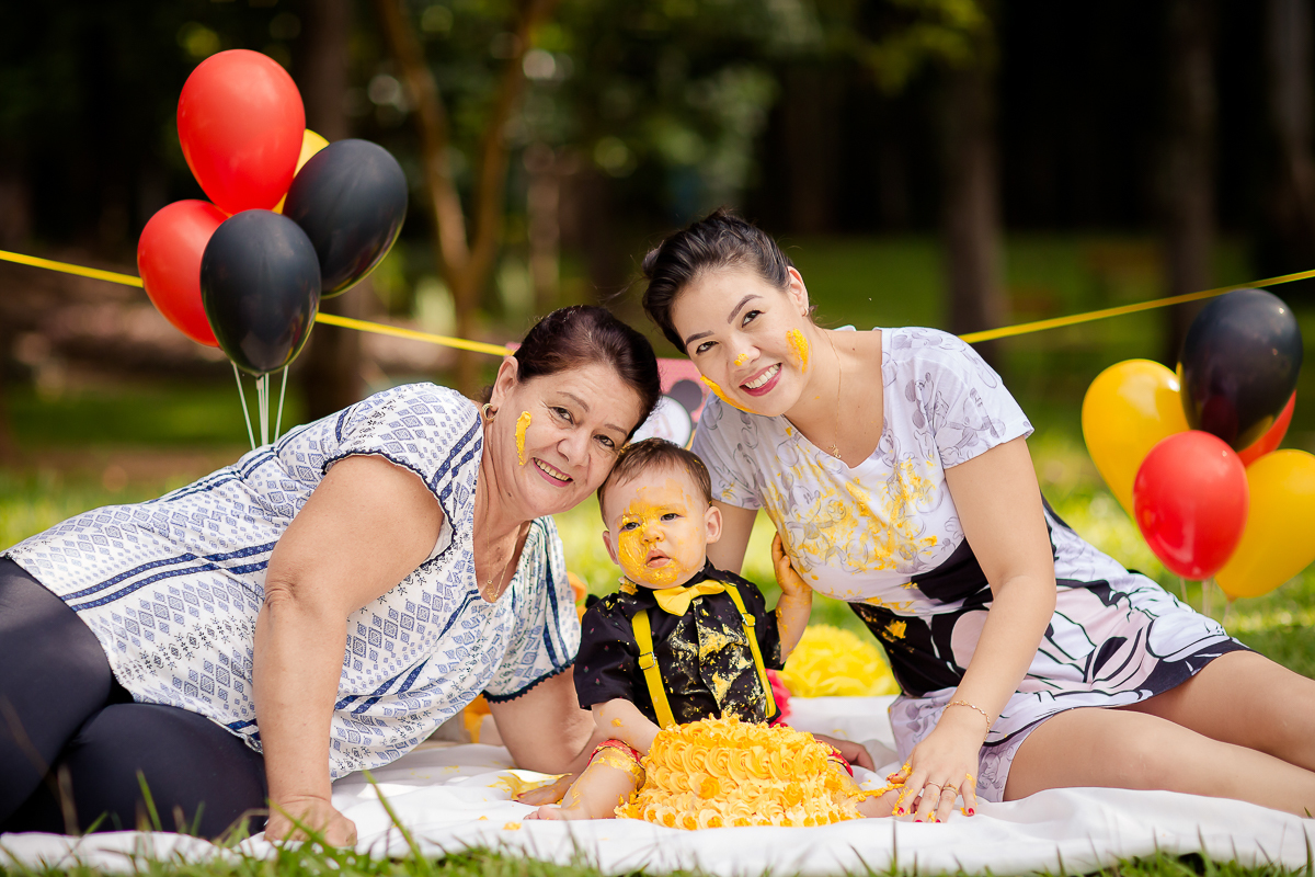 Davi comemorou seu Primeiro aninho em grande estilo com uma sessão deliciosa de smash the cake!!

O tema escolhido foi Mickey