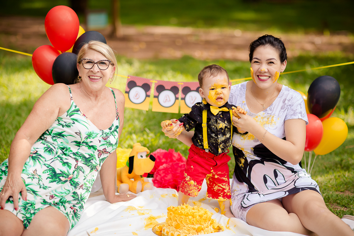 Davi comemorou seu Primeiro aninho em grande estilo com uma sessão deliciosa de smash the cake!!

O tema escolhido foi Mickey