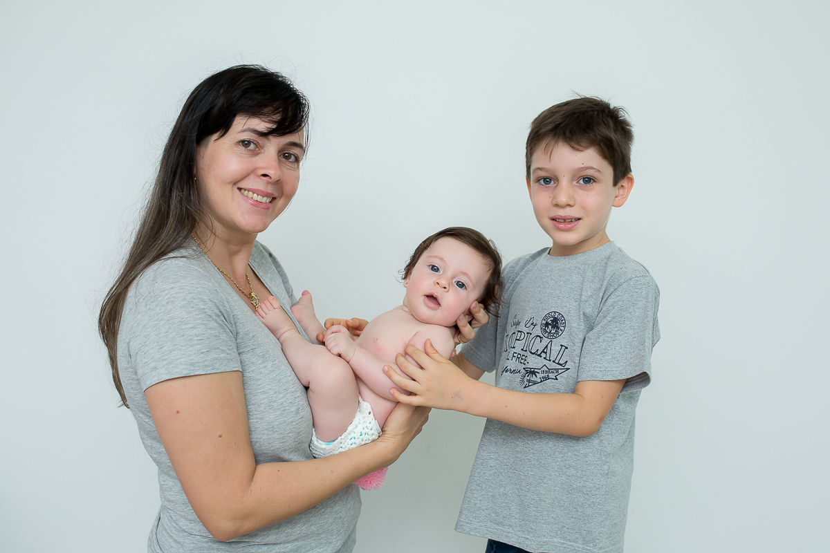 Rafaela completou 4 meses e para comemorar teve sua sessão de fotos com o tema da Páscoa!!

Ela ficou uma fofura de coelhinha <3 