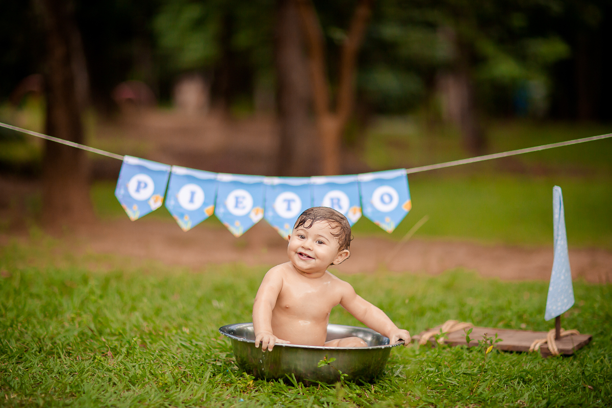 Encerramos o acompanhamento do Pietro com chave de ouro, num lindo ensaio de smash the cake, e mais uma vez foi tivemos uma sessão que renderam muitas fotos lindas!!

Obrigada a mamãe e ao papai pela honra de acompanhar esse fofucho...