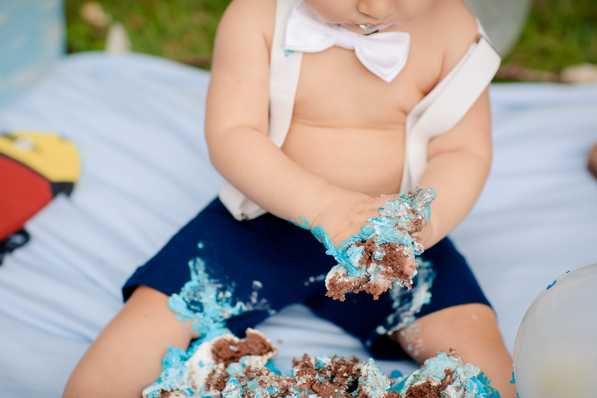 Encerramos o acompanhamento do Pietro com chave de ouro, num lindo ensaio de smash the cake, e mais uma vez foi tivemos uma sessão que renderam muitas fotos lindas!!

Obrigada a mamãe e ao papai pela honra de acompanhar esse fofucho...