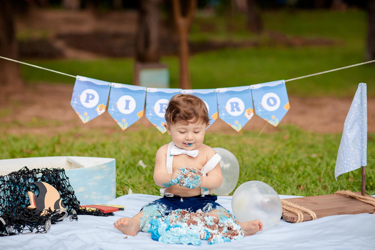 Encerramos o acompanhamento do Pietro com chave de ouro, num lindo ensaio de smash the cake, e mais uma vez foi tivemos uma sessão que renderam muitas fotos lindas!!

Obrigada a mamãe e ao papai pela honra de acompanhar esse fofucho...