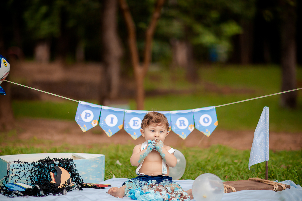 Encerramos o acompanhamento do Pietro com chave de ouro, num lindo ensaio de smash the cake, e mais uma vez foi tivemos uma sessão que renderam muitas fotos lindas!!

Obrigada a mamãe e ao papai pela honra de acompanhar esse fofucho...