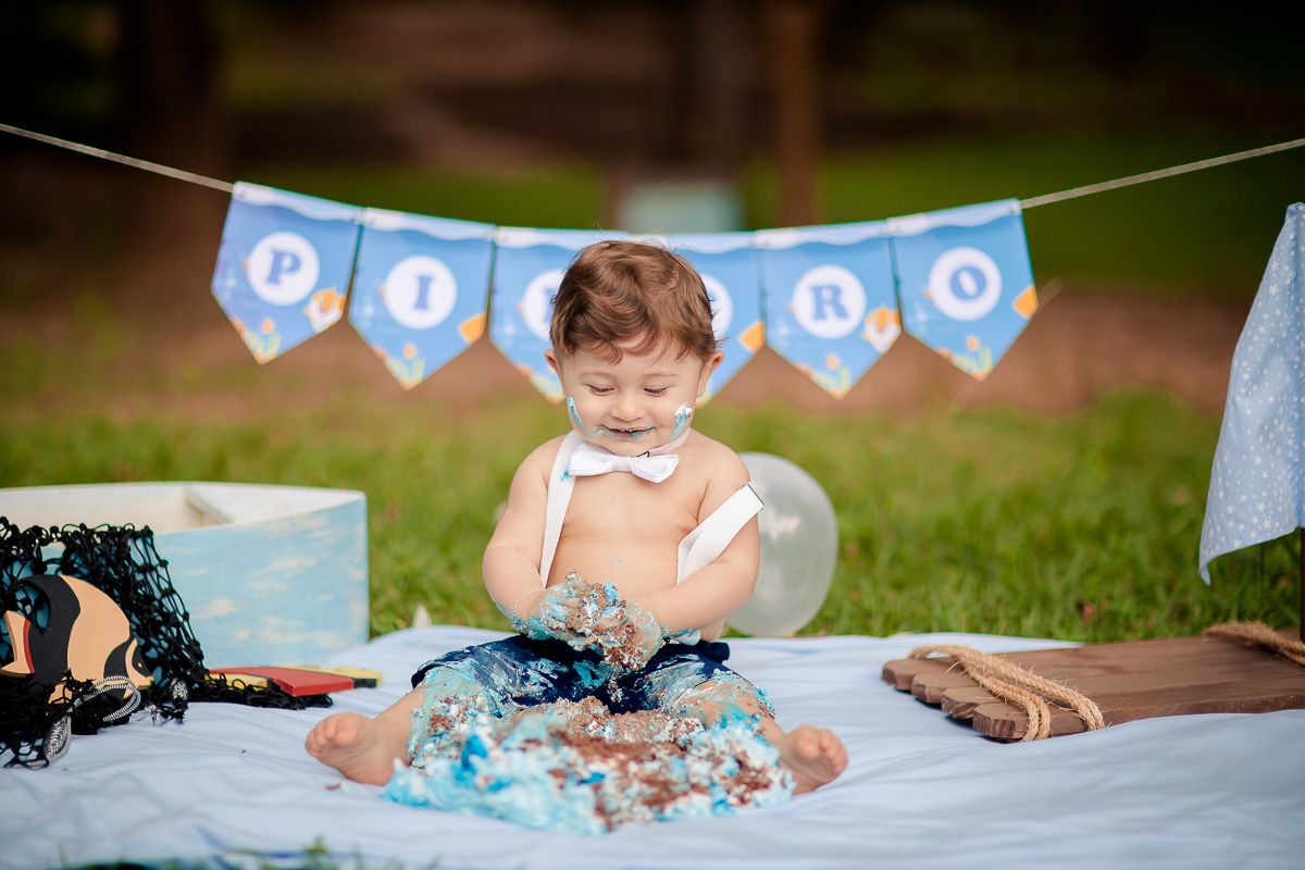 Encerramos o acompanhamento do Pietro com chave de ouro, num lindo ensaio de smash the cake, e mais uma vez foi tivemos uma sessão que renderam muitas fotos lindas!!

Obrigada a mamãe e ao papai pela honra de acompanhar esse fofucho...