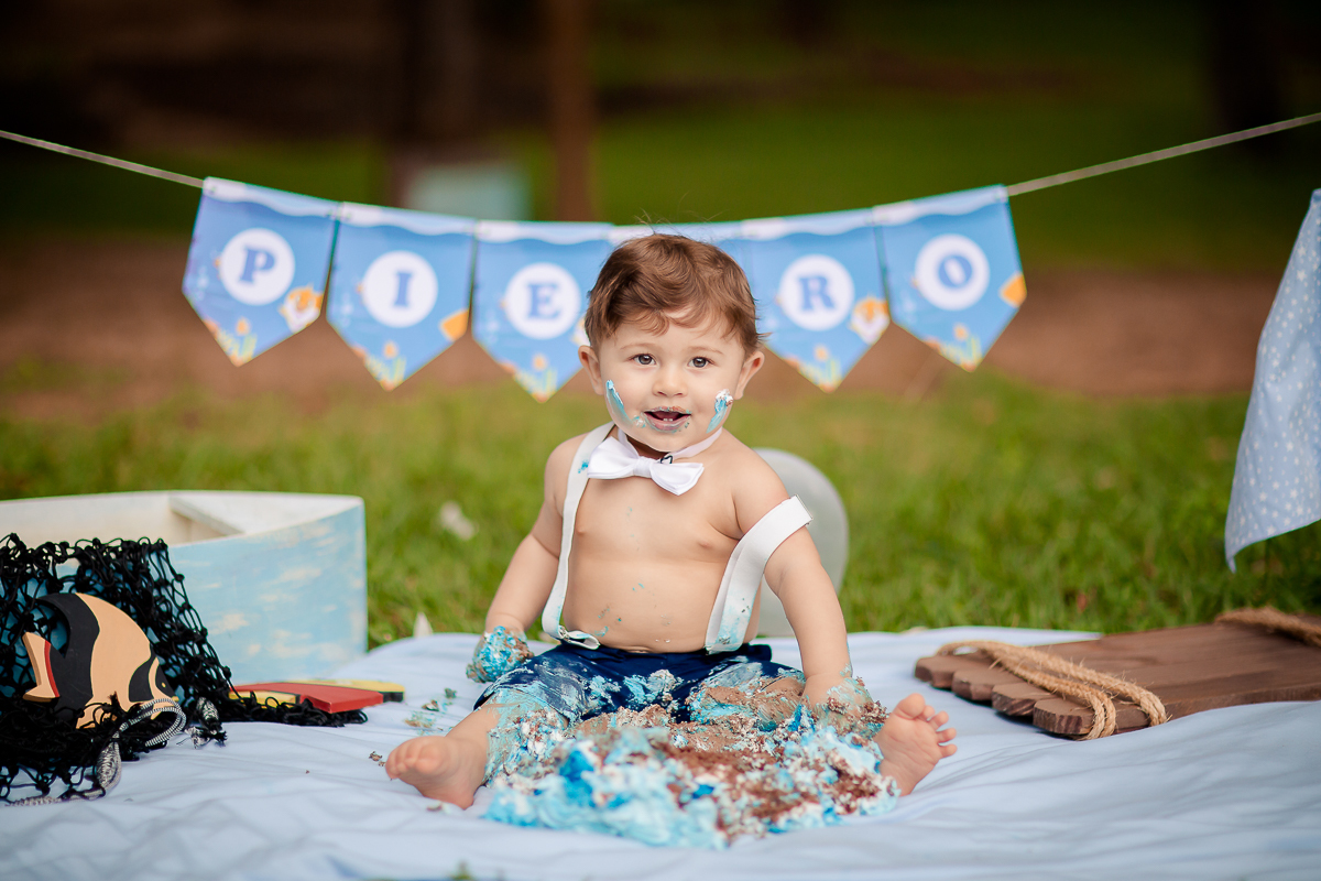 Encerramos o acompanhamento do Pietro com chave de ouro, num lindo ensaio de smash the cake, e mais uma vez foi tivemos uma sessão que renderam muitas fotos lindas!!

Obrigada a mamãe e ao papai pela honra de acompanhar esse fofucho...