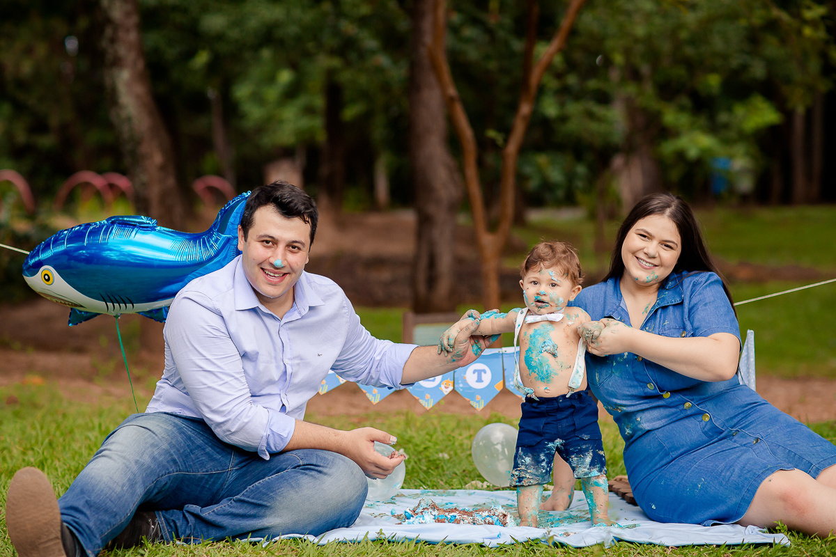 Encerramos o acompanhamento do Pietro com chave de ouro, num lindo ensaio de smash the cake, e mais uma vez foi tivemos uma sessão que renderam muitas fotos lindas!!

Obrigada a mamãe e ao papai pela honra de acompanhar esse fofucho...