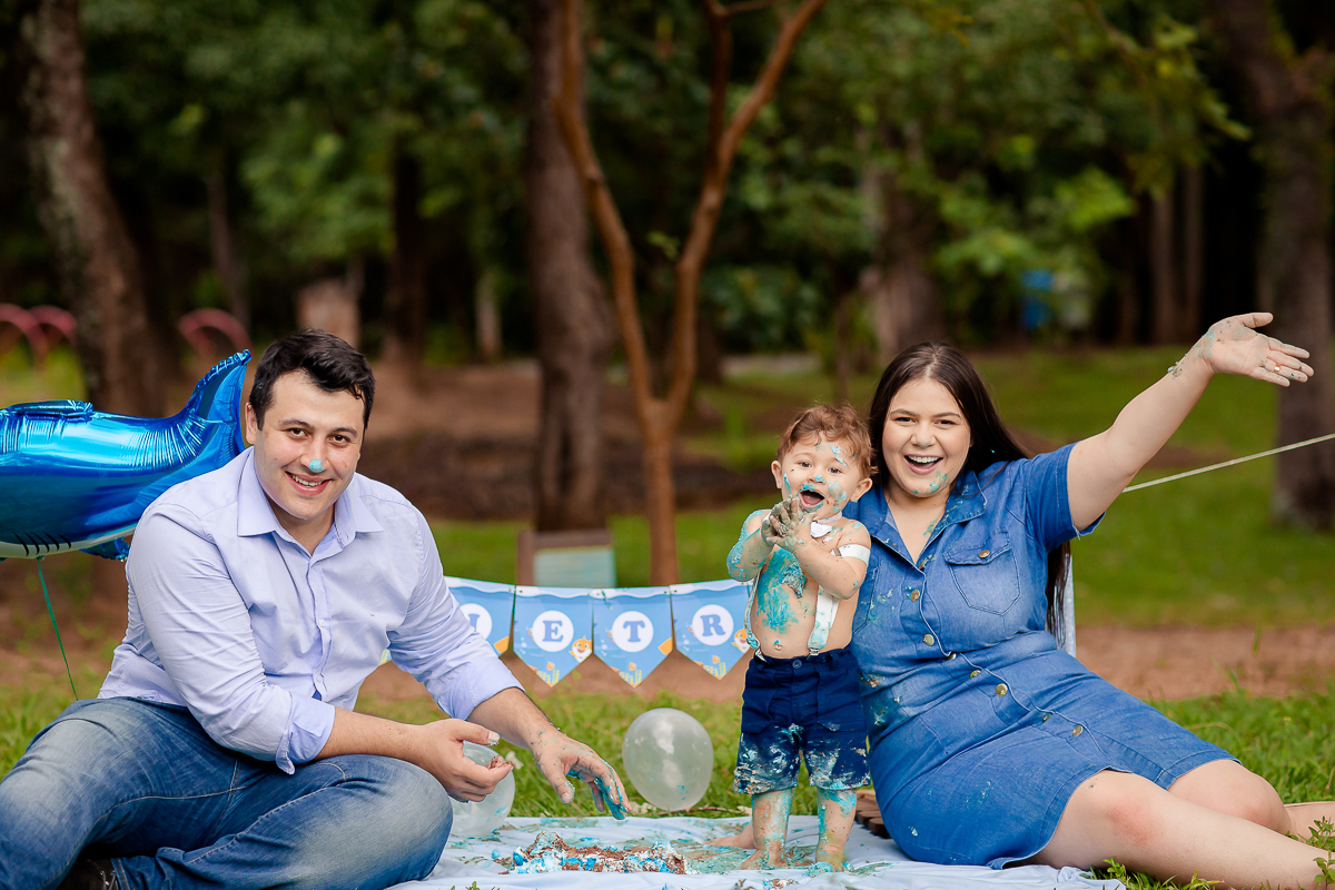 Encerramos o acompanhamento do Pietro com chave de ouro, num lindo ensaio de smash the cake, e mais uma vez foi tivemos uma sessão que renderam muitas fotos lindas!!

Obrigada a mamãe e ao papai pela honra de acompanhar esse fofucho...