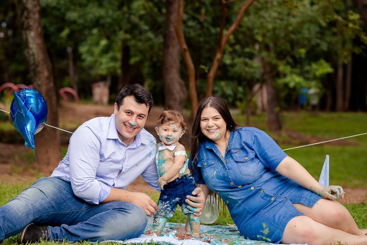 Encerramos o acompanhamento do Pietro com chave de ouro, num lindo ensaio de smash the cake, e mais uma vez foi tivemos uma sessão que renderam muitas fotos lindas!!

Obrigada a mamãe e ao papai pela honra de acompanhar esse fofucho...