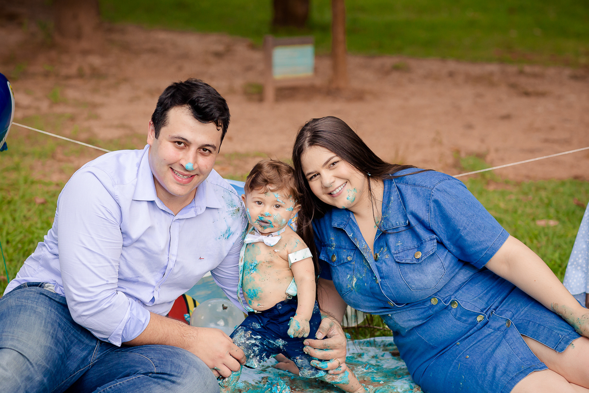 Encerramos o acompanhamento do Pietro com chave de ouro, num lindo ensaio de smash the cake, e mais uma vez foi tivemos uma sessão que renderam muitas fotos lindas!!

Obrigada a mamãe e ao papai pela honra de acompanhar esse fofucho...