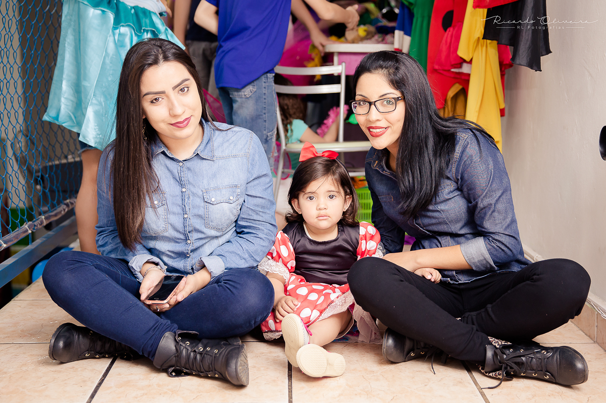 E os convidados pousando para a foto, até a bebezinha fez pose