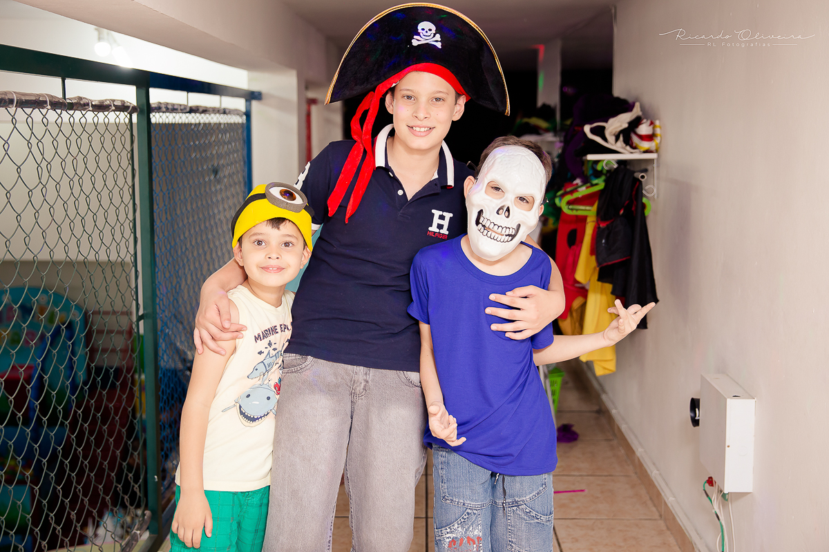 O meninos curtiram se fantasiar e ser fotografados