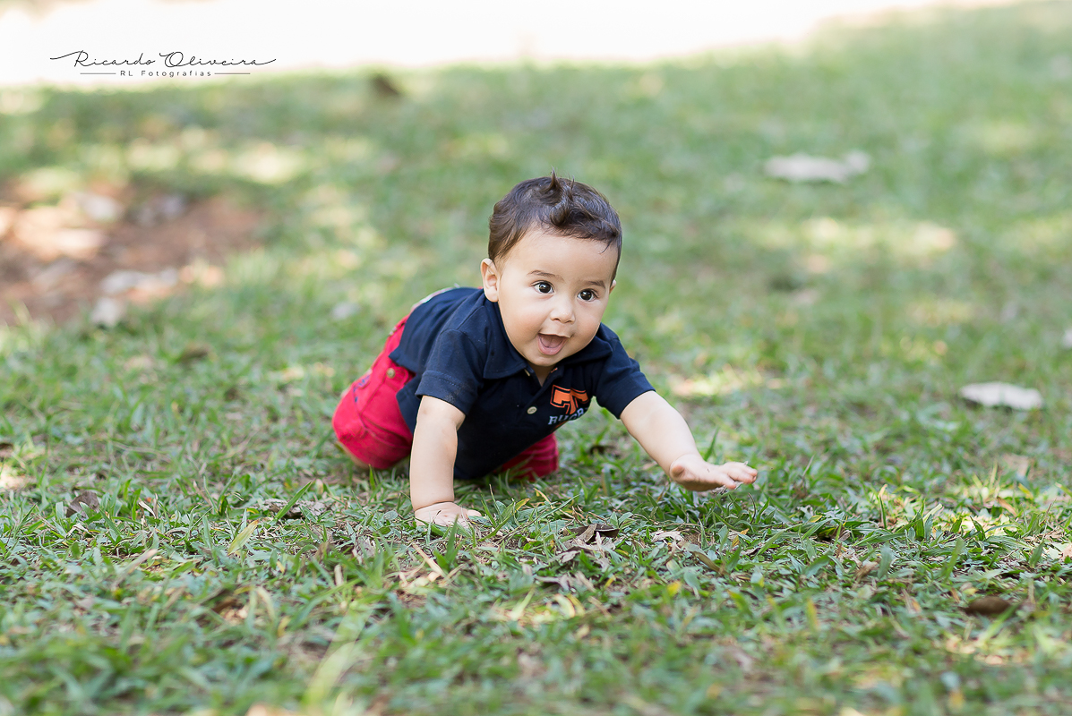 O Arthur no chão ele ficava muito elétrico, não queria parar de gatinhar