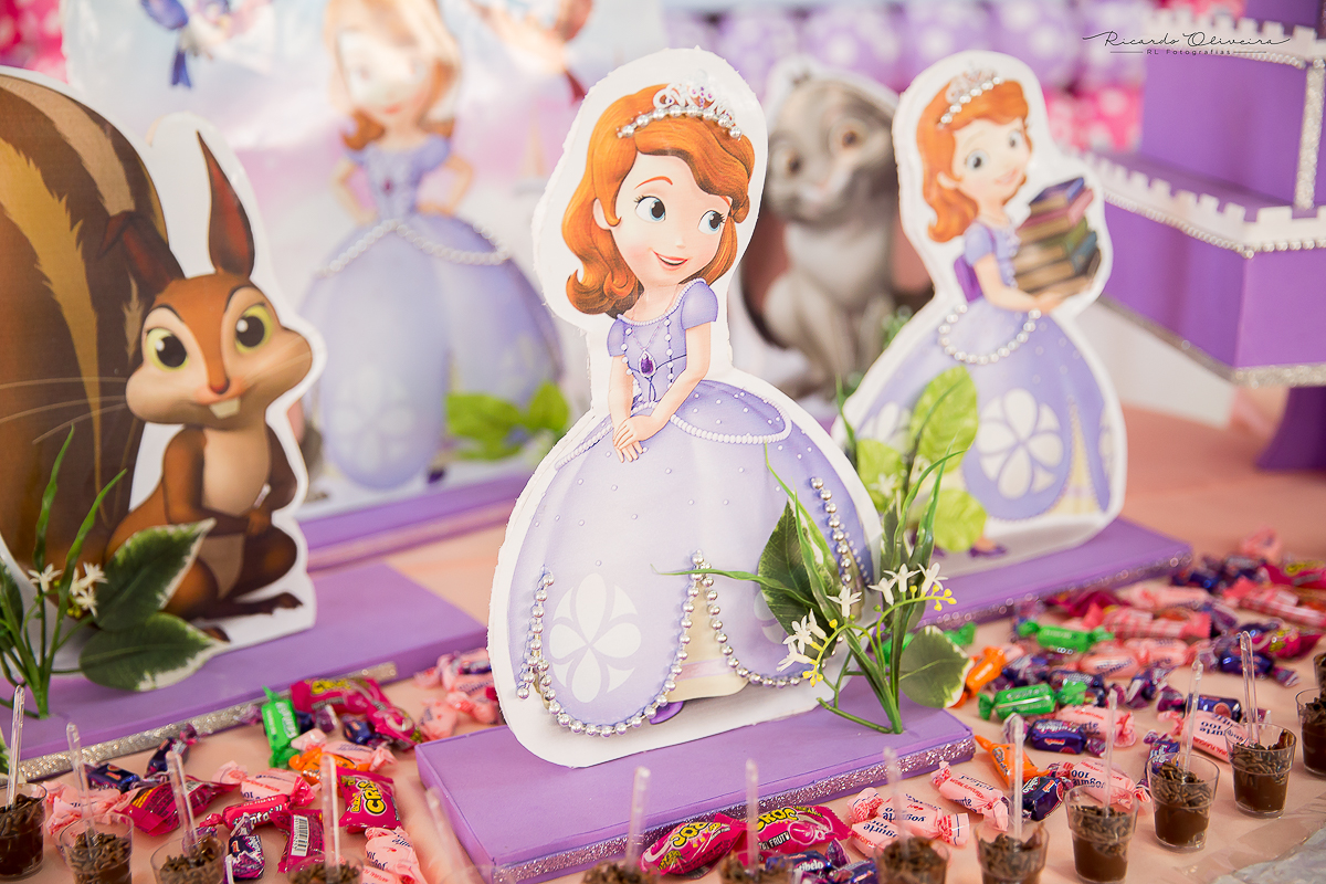 Essa decoração das princesas está muito fofa