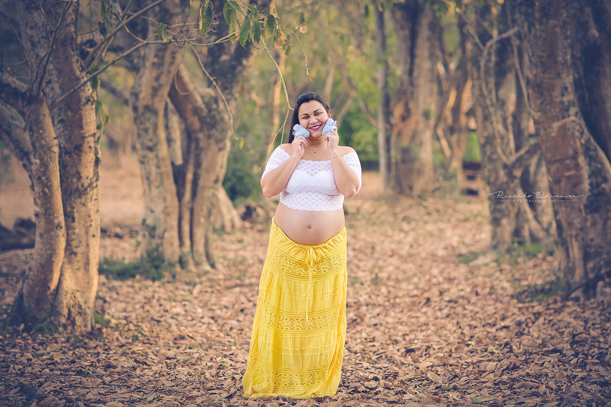 até o sapatinho do bebe esta se destacando na foto com a mamãe