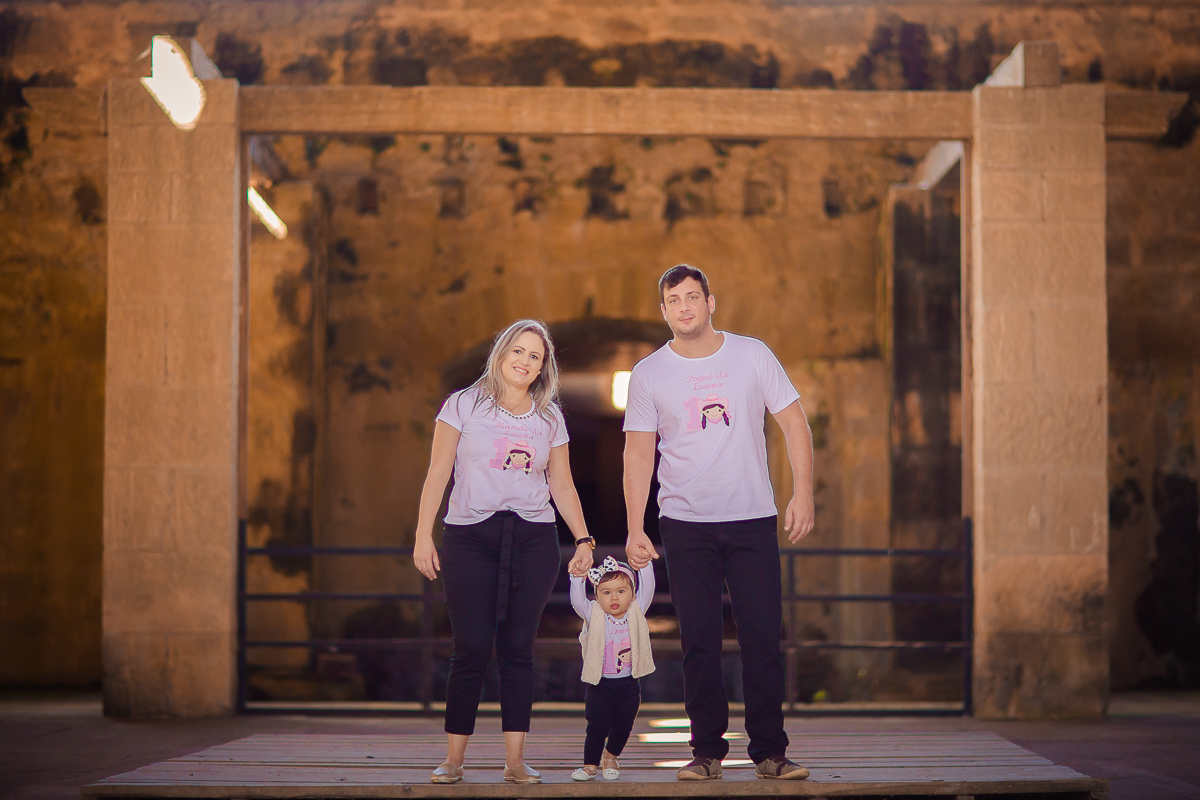 Pensem em uma bebê delicia... Essa é a Lorena!!  A Fazendinha da Lorena ficou uma fofura!!!

Ah essas crianças nos encantam, Lorena distribuiu vários sorrisos e nos deixou encantados na sua sessão de smash the cake!!
