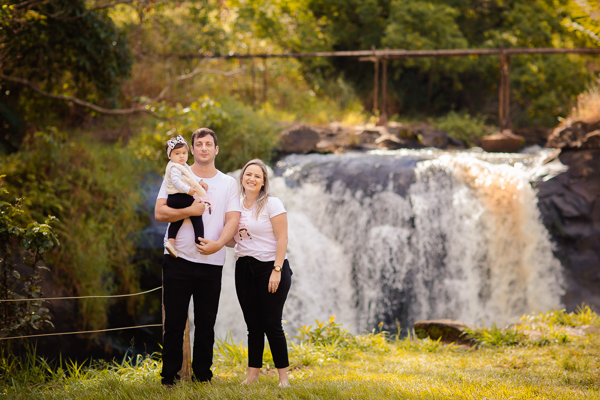 Pensem em uma bebê delicia... Essa é a Lorena!!  A Fazendinha da Lorena ficou uma fofura!!!

Ah essas crianças nos encantam, Lorena distribuiu vários sorrisos e nos deixou encantados na sua sessão de smash the cake!!