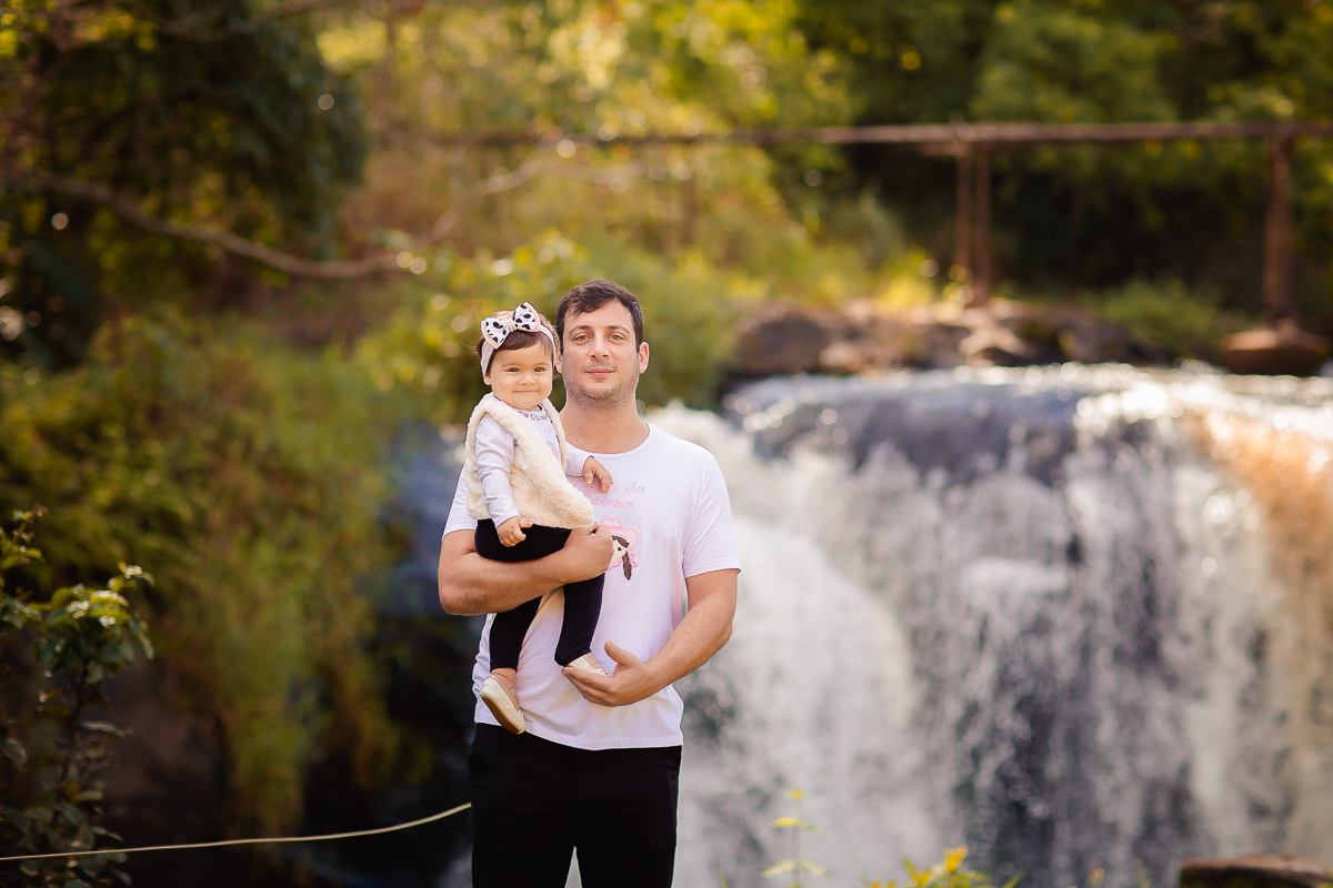 Pensem em uma bebê delicia... Essa é a Lorena!!  A Fazendinha da Lorena ficou uma fofura!!!

Ah essas crianças nos encantam, Lorena distribuiu vários sorrisos e nos deixou encantados na sua sessão de smash the cake!!