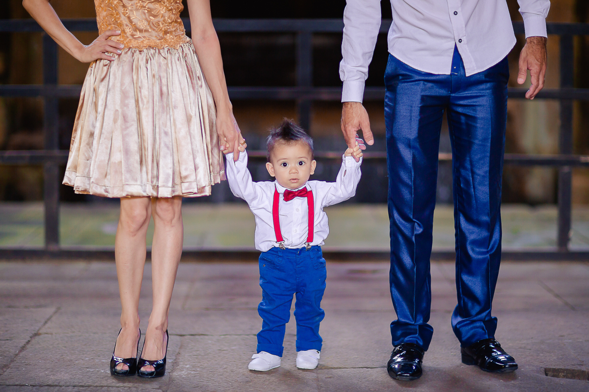 o ensaio do Super Mathias foi com o tema Superman! Um Smash the Fruit super divertido no qual ele se lambuzou sem limites, e amou comer as frutinhas! O ensaio Smash the Fruit foi feito para comemorar o primeiro aninho do Mathias e foi encantador