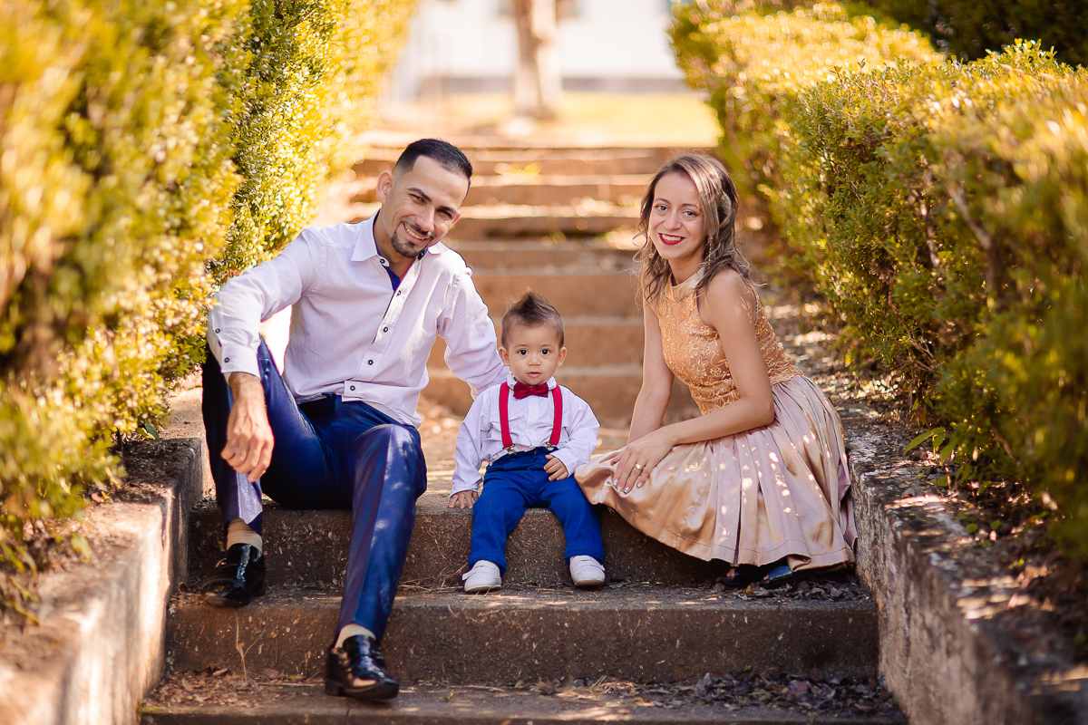 o ensaio do Super Mathias foi com o tema Superman! Um Smash the Fruit super divertido no qual ele se lambuzou sem limites, e amou comer as frutinhas! O ensaio Smash the Fruit foi feito para comemorar o primeiro aninho do Mathias e foi encantador