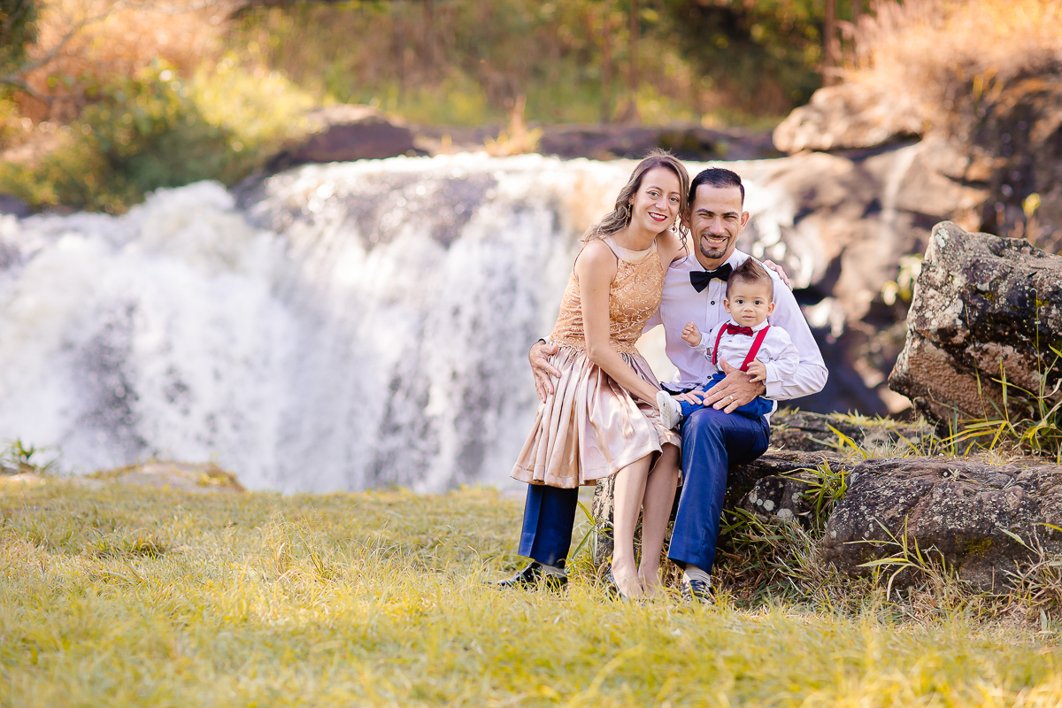 o ensaio do Super Mathias foi com o tema Superman! Um Smash the Fruit super divertido no qual ele se lambuzou sem limites, e amou comer as frutinhas! O ensaio Smash the Fruit foi feito para comemorar o primeiro aninho do Mathias e foi encantador