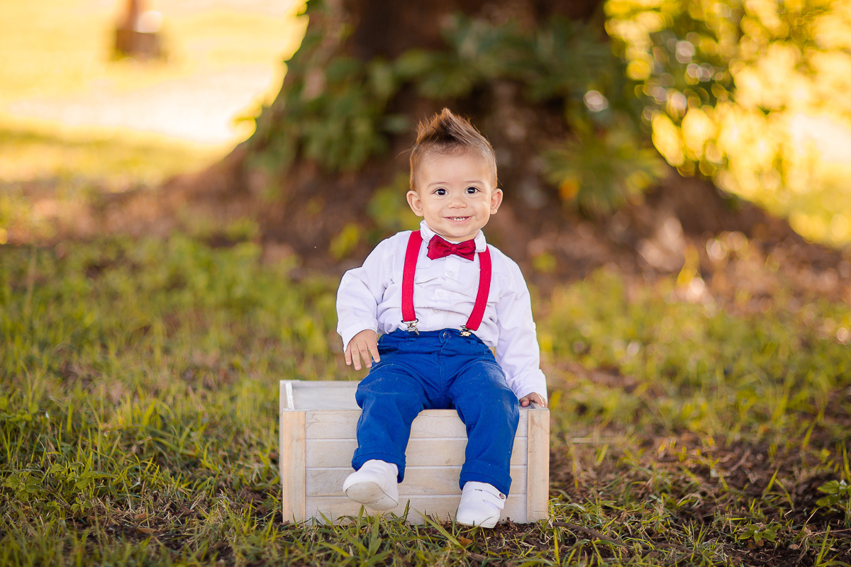 o ensaio do Super Mathias foi com o tema Superman! Um Smash the Fruit super divertido no qual ele se lambuzou sem limites, e amou comer as frutinhas! O ensaio Smash the Fruit foi feito para comemorar o primeiro aninho do Mathias e foi encantador