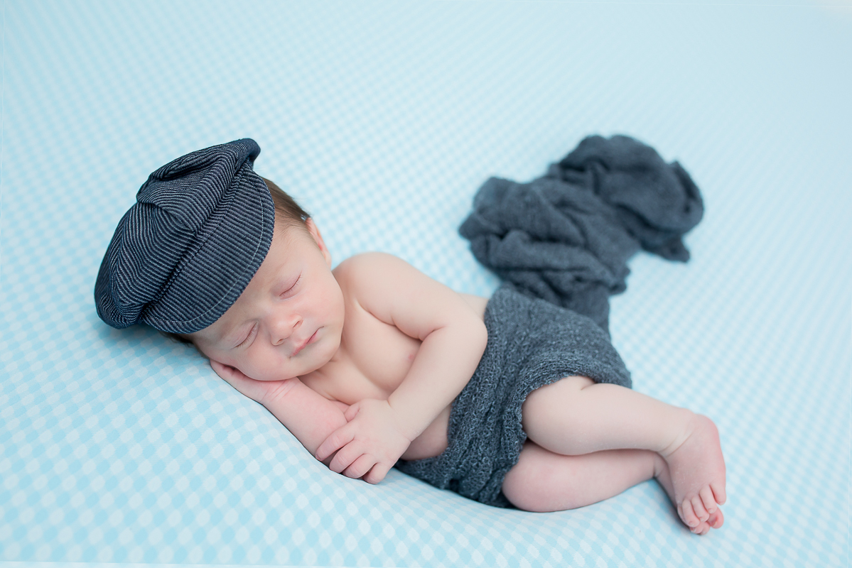 Hoje é o dia de mostrar a beleza e a fofura desse bebê que chegou para completar a felicidade da família e teve seu ensaio newborn com 16 dias de vida...Estamos apaixonados pelo Lucca!!

Fomos inundado por uma energia maravilhosa nesse dia! 