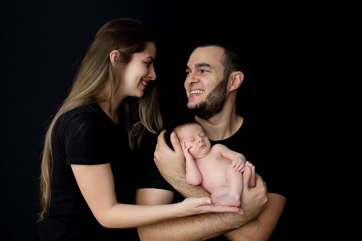 Hoje é o dia de mostrar a beleza e a fofura desse bebê que chegou para completar a felicidade da família e teve seu ensaio newborn com 16 dias de vida...Estamos apaixonados pelo Lucca!!

Fomos inundado por uma energia maravilhosa nesse dia! 