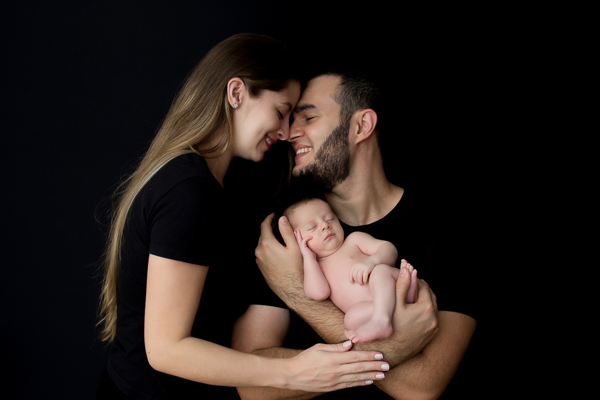 Hoje é o dia de mostrar a beleza e a fofura desse bebê que chegou para completar a felicidade da família e teve seu ensaio newborn com 16 dias de vida...Estamos apaixonados pelo Lucca!!

Fomos inundado por uma energia maravilhosa nesse dia! 