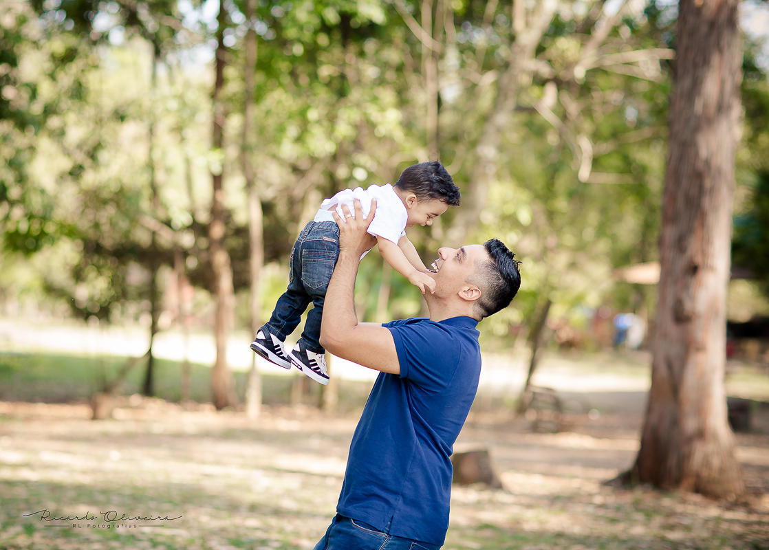 Papai brincando com Lucas