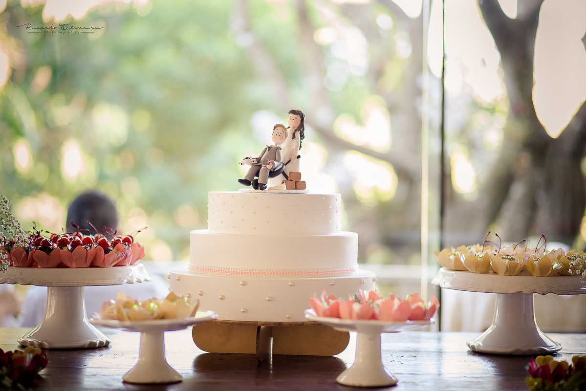 Bolo com os noivinhos