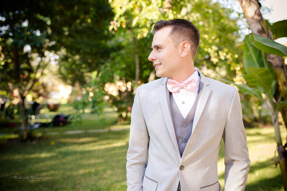 Noivo esperando a noiva