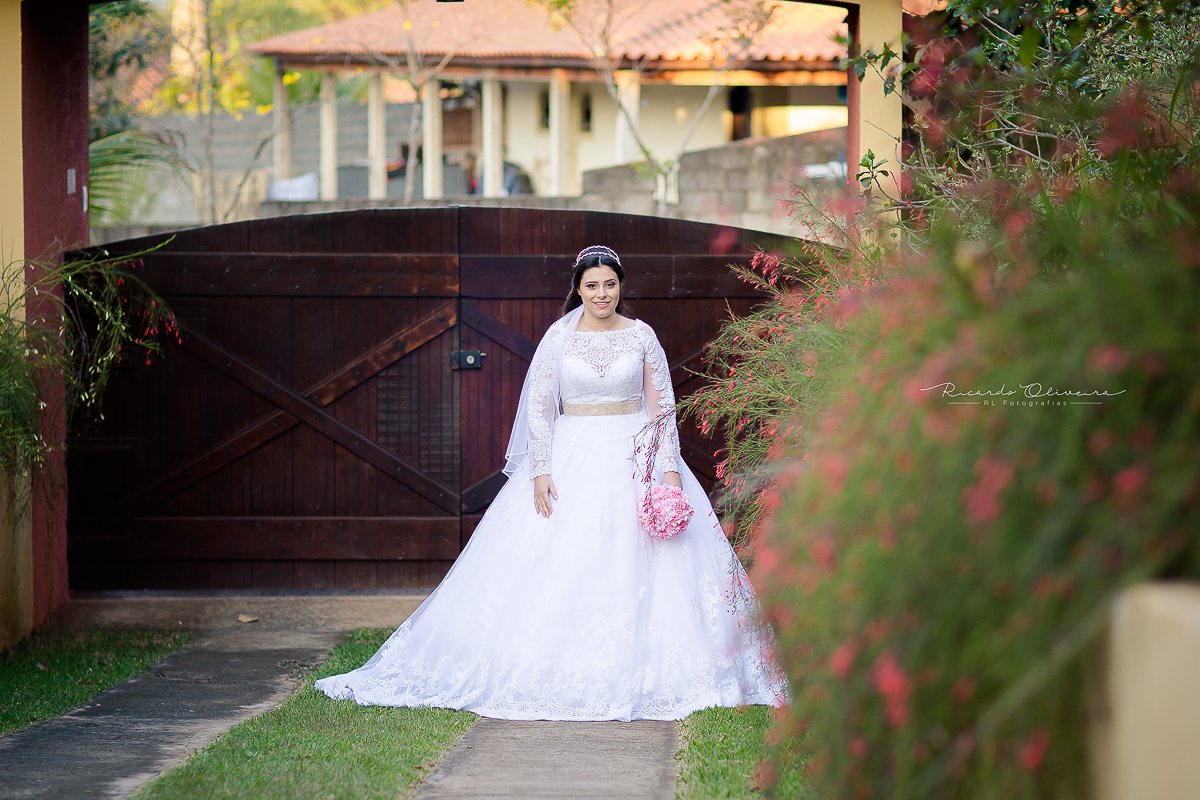 Noiva se preparando para encontrar o noivo