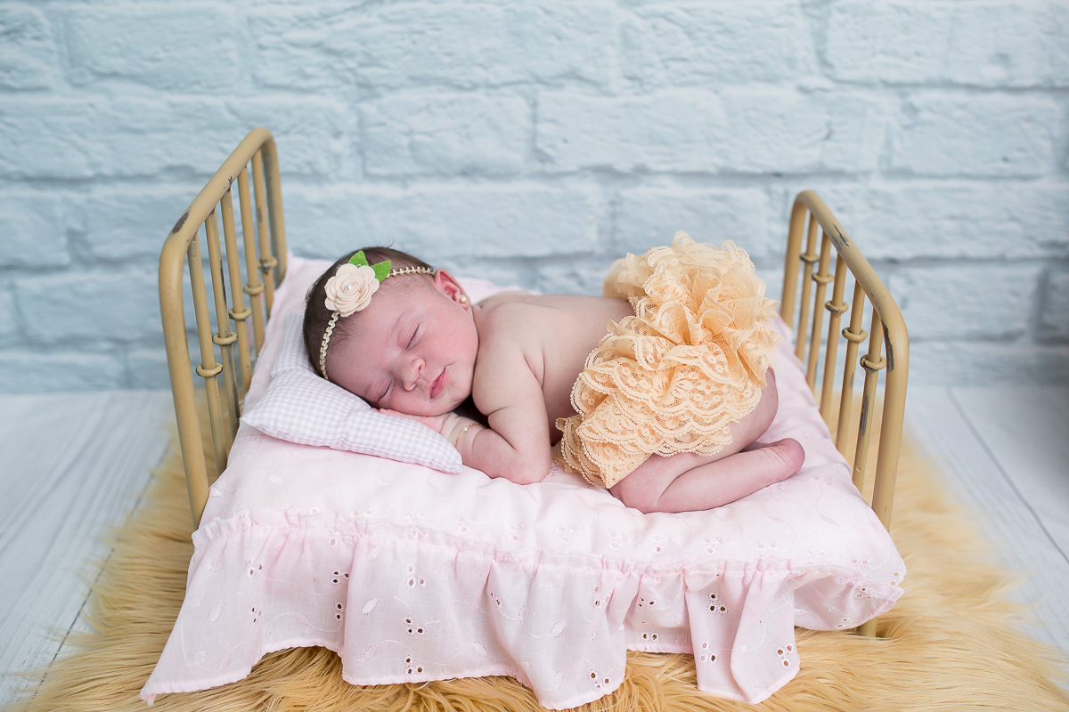 Hoje é o dia de mostrar a beleza e a fofura desta bebê que veio fazer seu ensaio newborn com 10 dias de vida. 

A Clarice arrasou em seu primeiro ensaio fotográfico, pensa em uma bebe maravilhosa!! ♡