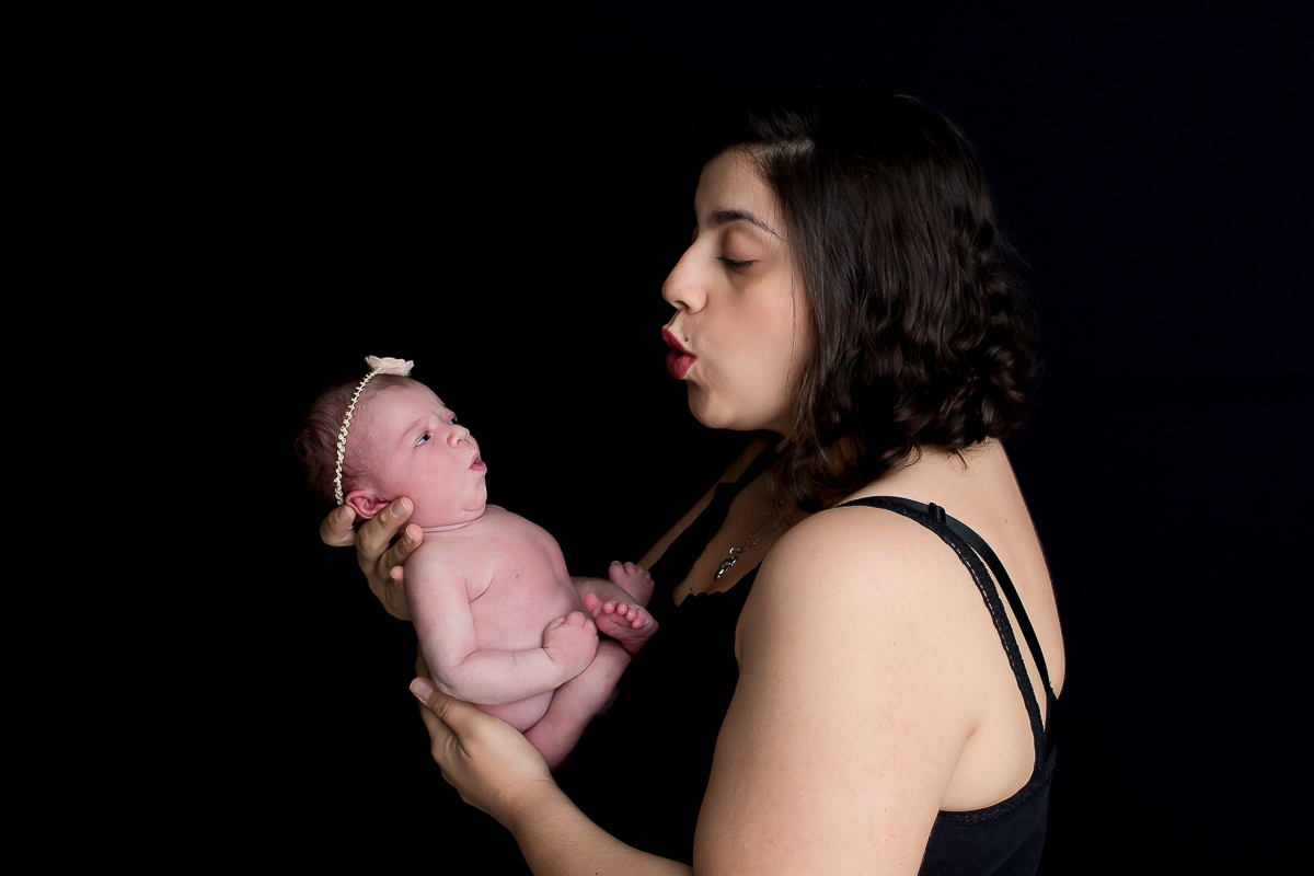 Hoje é o dia de mostrar a beleza e a fofura desta bebê que veio fazer seu ensaio newborn com 10 dias de vida. 

A Clarice arrasou em seu primeiro ensaio fotográfico, pensa em uma bebe maravilhosa!! ♡